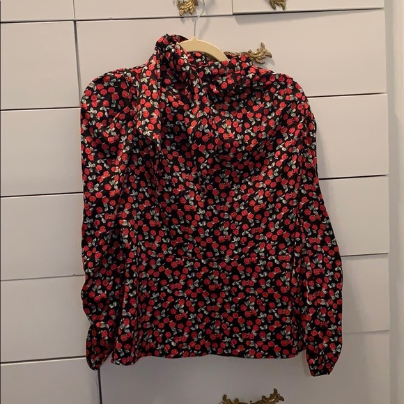 BNWT Zara Blouse in Red Roses - Picture 2 of 4